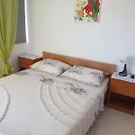 In 34905 Apartment *