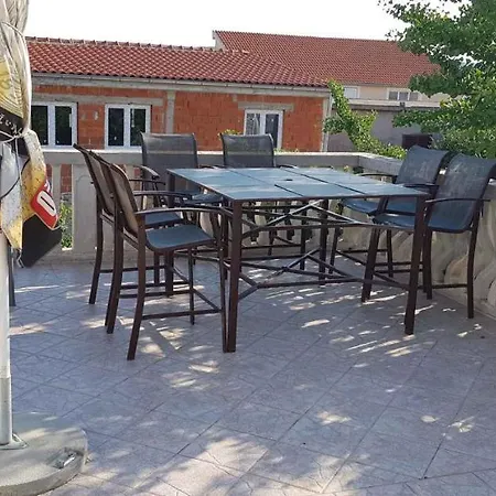In 34905 Apartment *