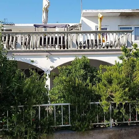 Apartment In 34905 Pirovac