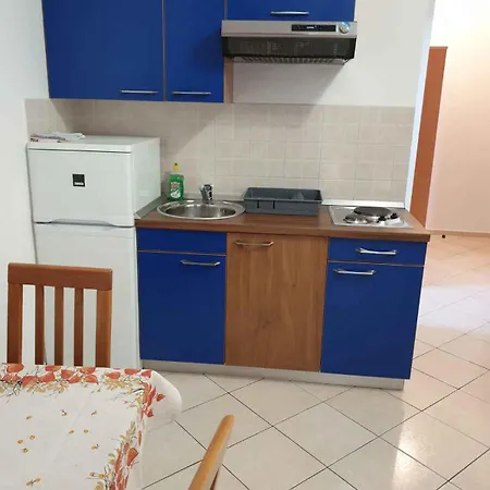 Apartment In 34905 Pirovac