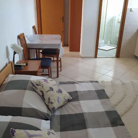 In 34905 Appartement Pirovac