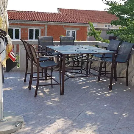 In 34905 بيروفاتش