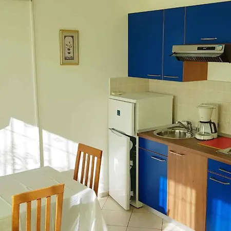 Apartament In 34905